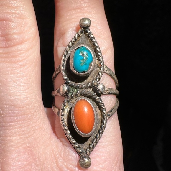 Navajo Vintage Sterling and Turquoise and Coral Ring 10 - Picture 1 of 8
